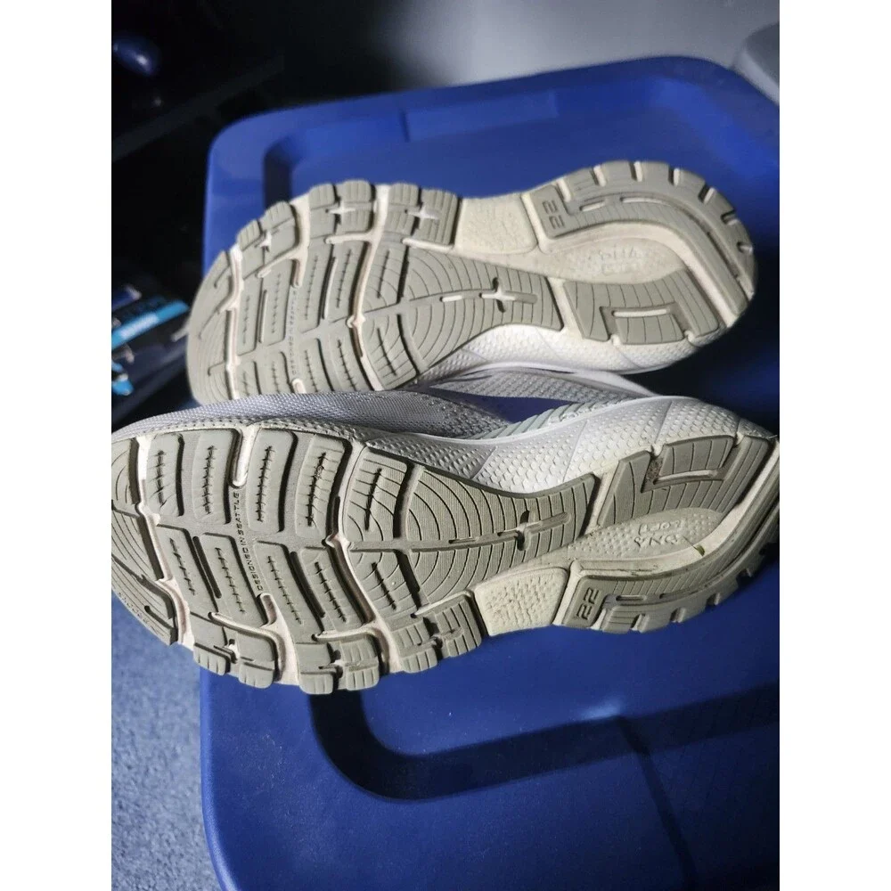Women's Size 8 Brooks Adrenaline GTS 22 Gray - 1203531D045 Running Sneakers